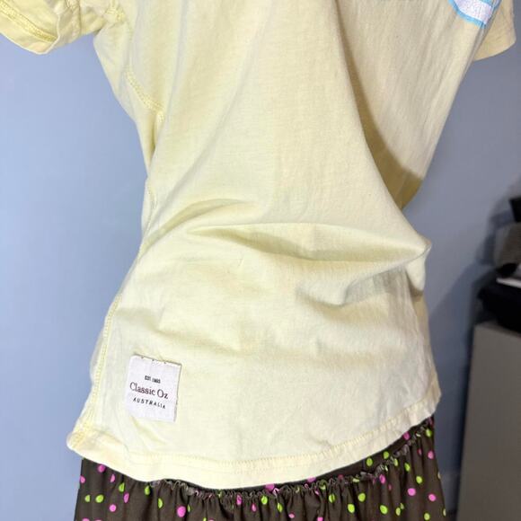 The cutest vintage 90s y2k classic oz ‘Bondi beach’ butter yellow tee shirt - Picture 4 of 7